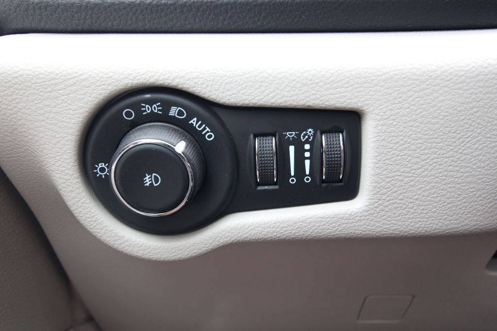 Used 2023 Chrysler Pacifica Hybrid Van