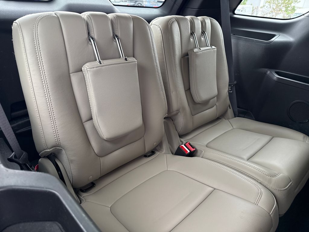 Used 2014 Orange Ford XLT image 28