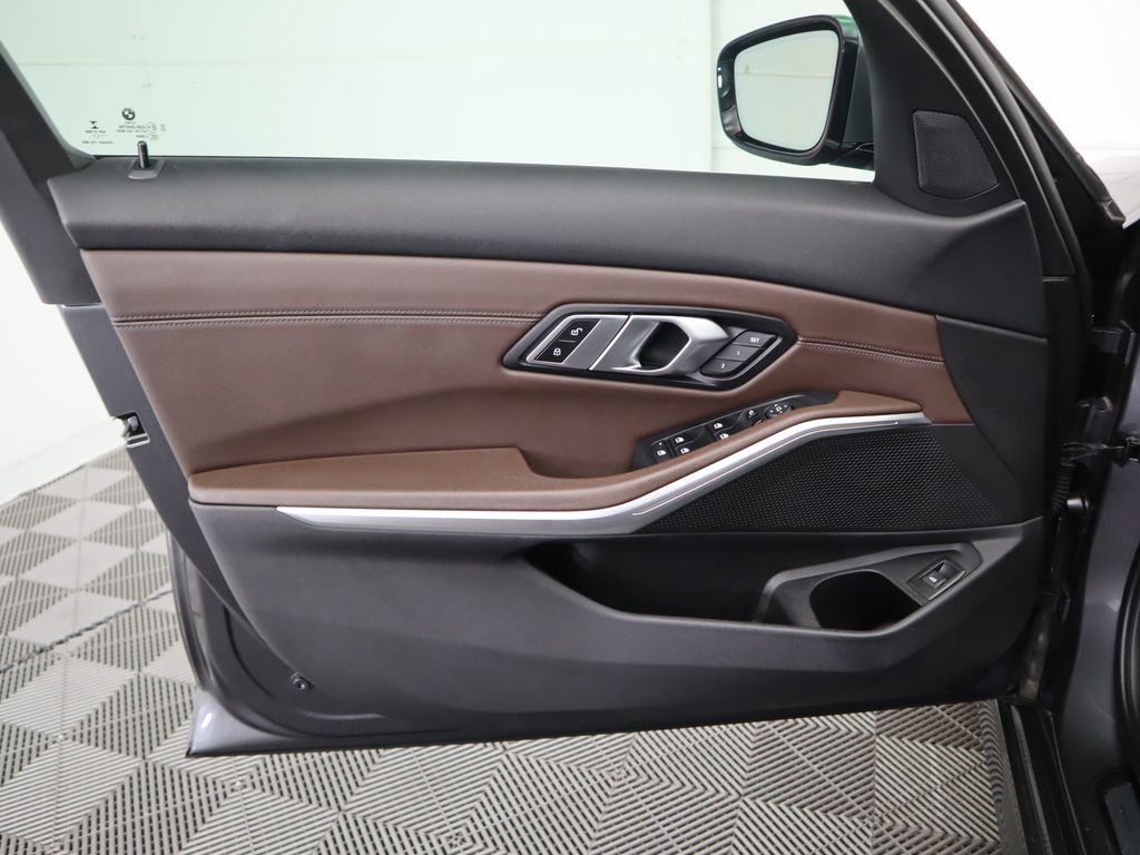 2022 BMW 3 Series 330i 25