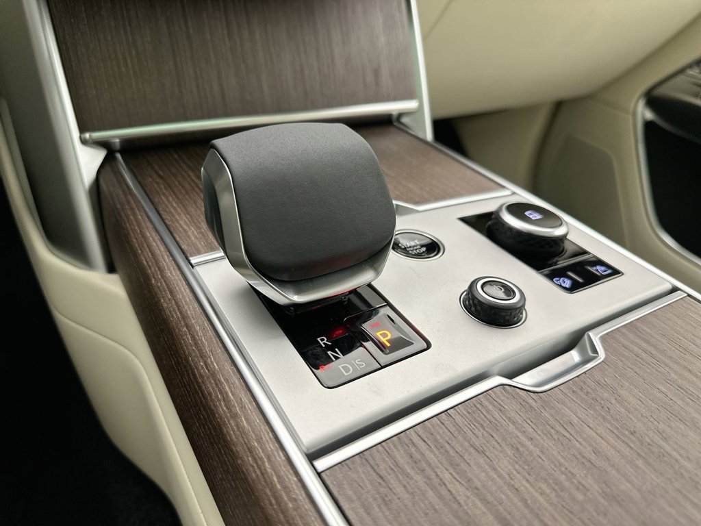 Thumbnail: 2027 Land Rover Range Rover - 12