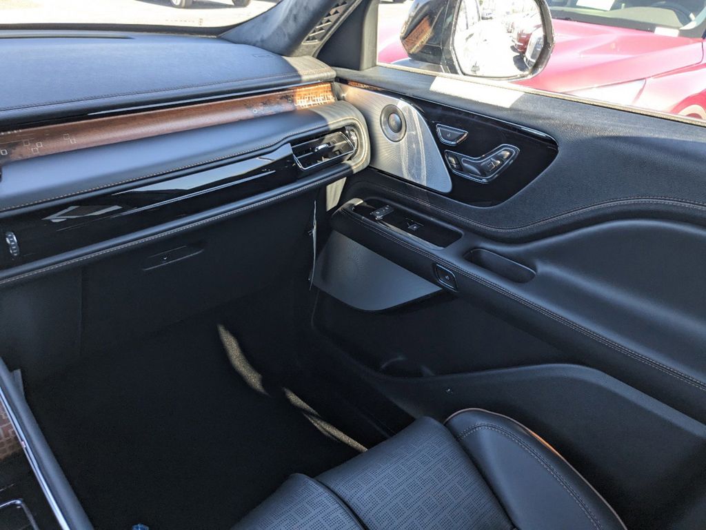 2025 Lincoln Aviator Black Label