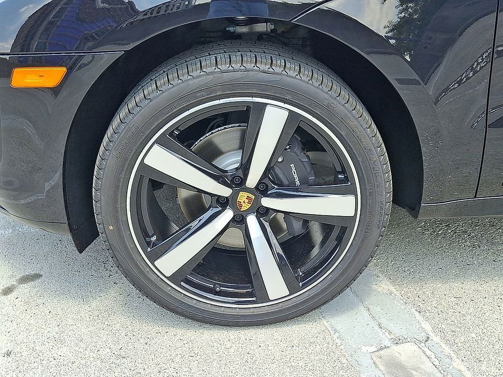 Thumbnail: 2025 Porsche Macan - 10