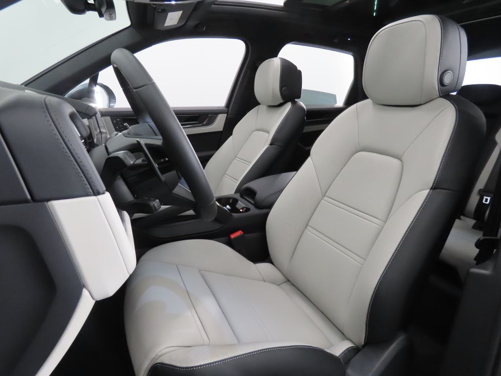 Thumbnail: 2026 Porsche Cayenne - 5