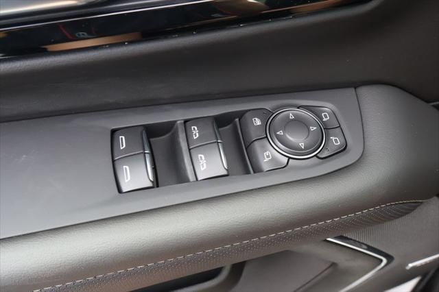 Thumbnail: 2025 Chevrolet Suburban - 17