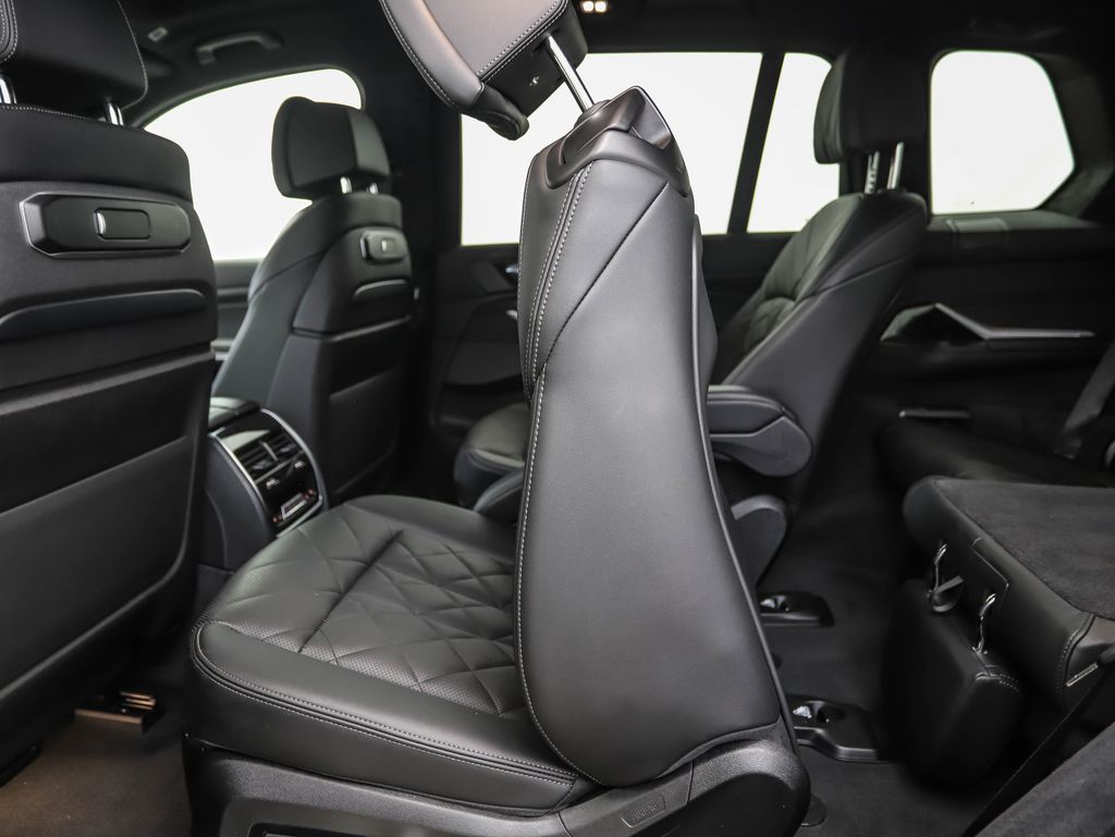 Thumbnail: 2024 BMW X7 - 24