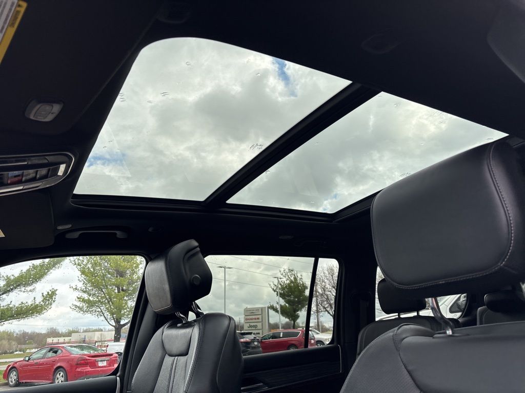 Used 2022 Jeep Wagoneer Series III with VIN 1C4SJVDT8NS179133 for sale in Kansas City