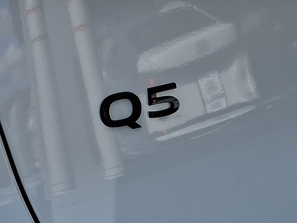 Thumbnail: 2025 Audi Q5 - 22