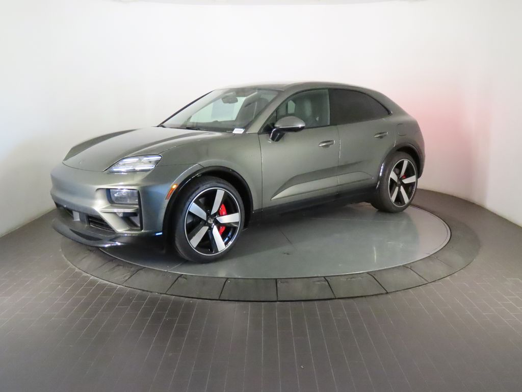 Thumbnail: 2026 Porsche Macan - 1