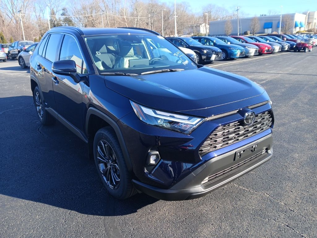 2025 Toyota RAV4 XLE Premium's photo