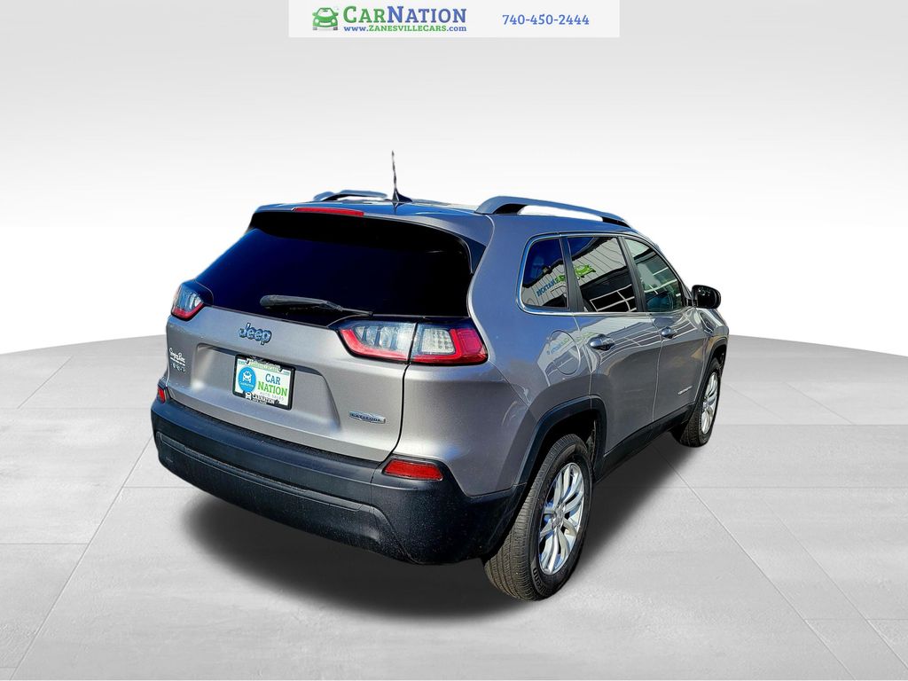 2019 Jeep Cherokee Latitude photo 2