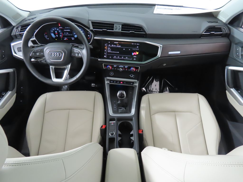 Thumbnail: 2025 Audi Q3 - 12