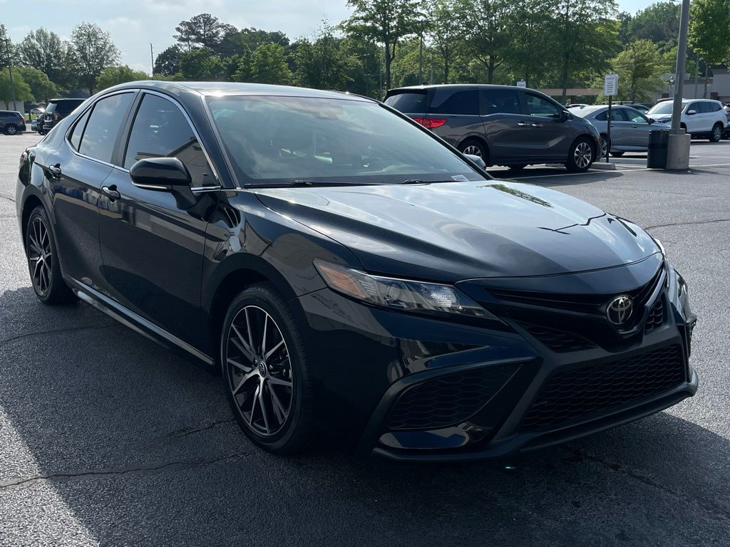 2022 Toyota Camry SE 8
