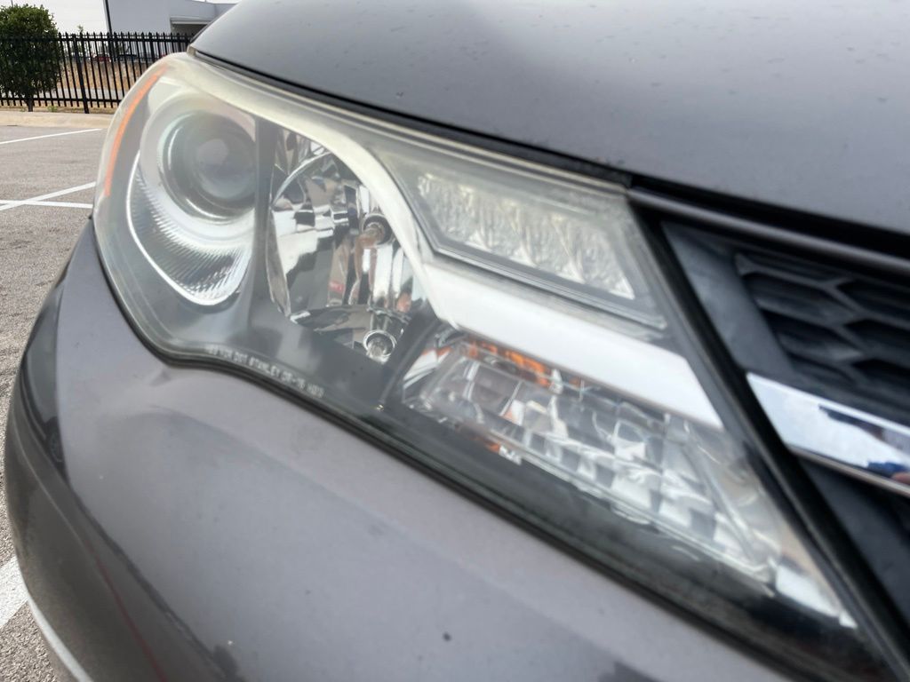 Thumbnail: 2015 Toyota RAV4 - 14