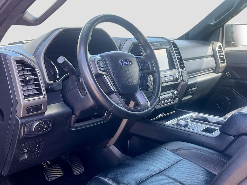 Used 2019 Gray Ford XLT image 9