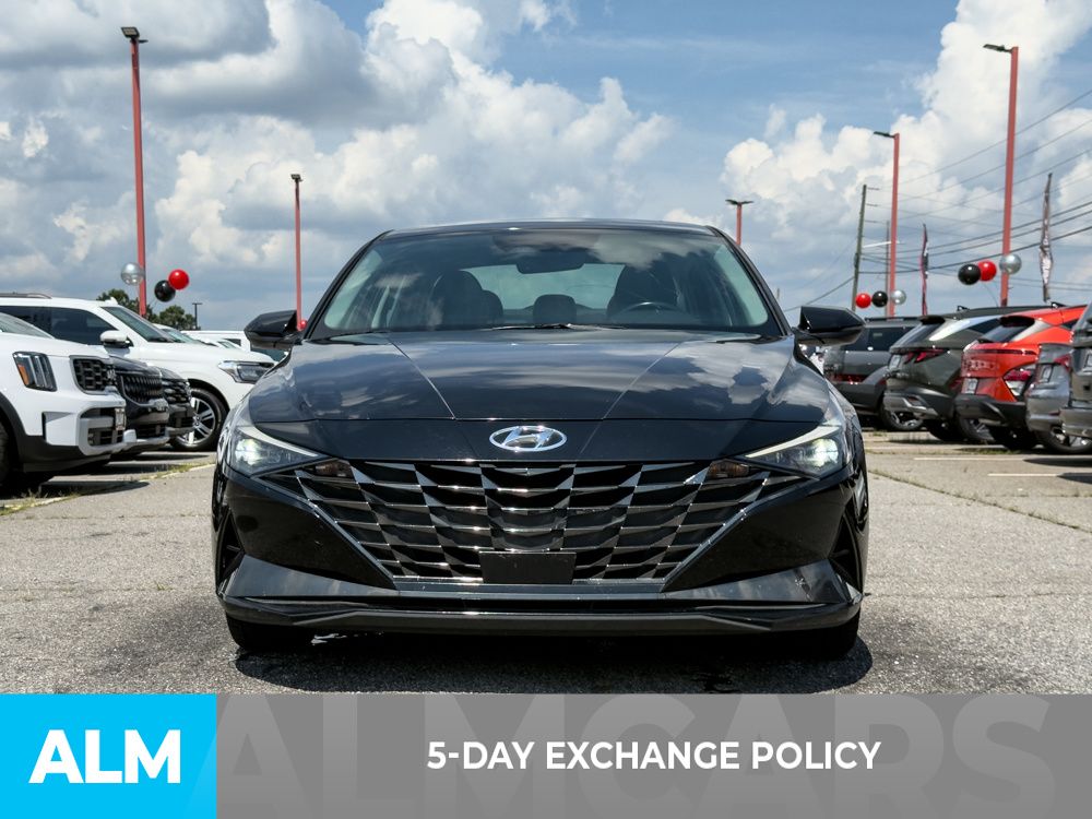 Used 2023 Black Hyundai Limited image 3