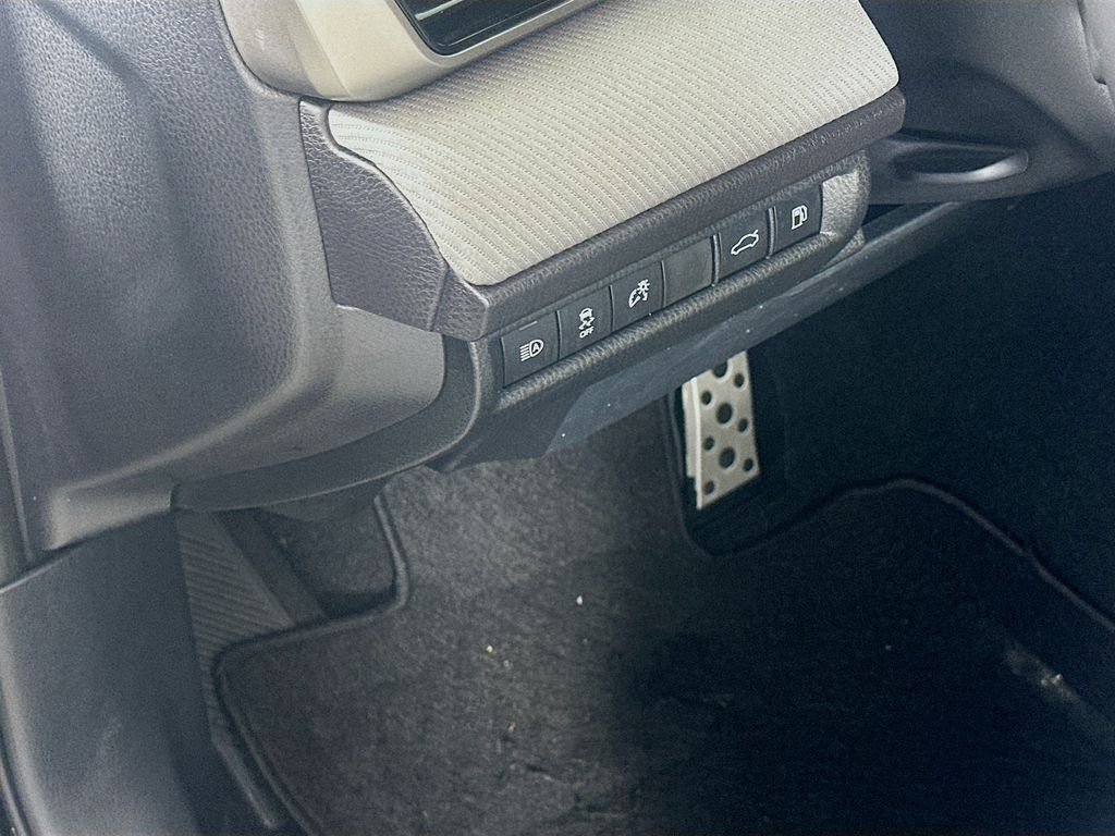 Thumbnail: 2025 Toyota Camry - 10