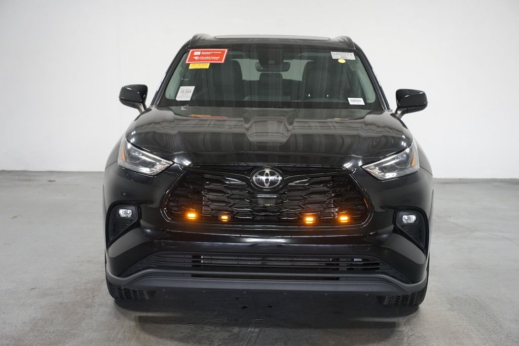 Thumbnail: 2023 Toyota Highlander - 2