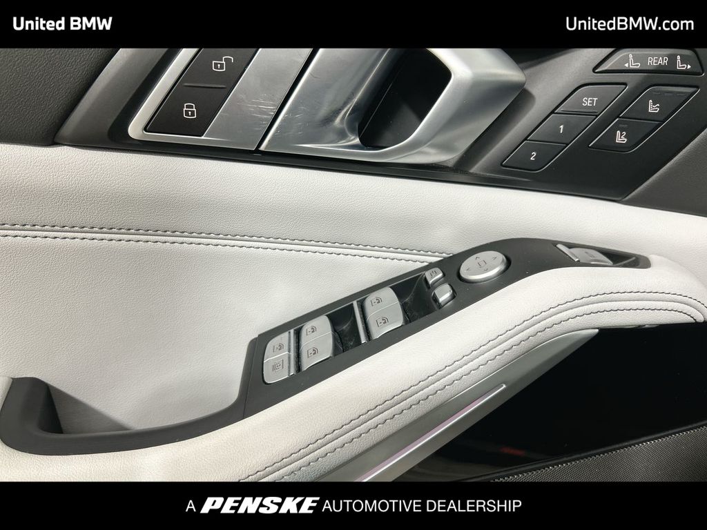 Thumbnail: 2024 BMW X7 - 11