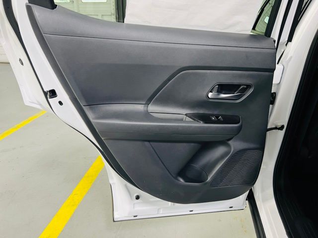2026 Aspen White/Super Black Nissan Kicks SR FWD SUV