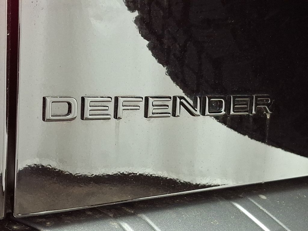 Thumbnail: 2025 Land Rover Defender - 31