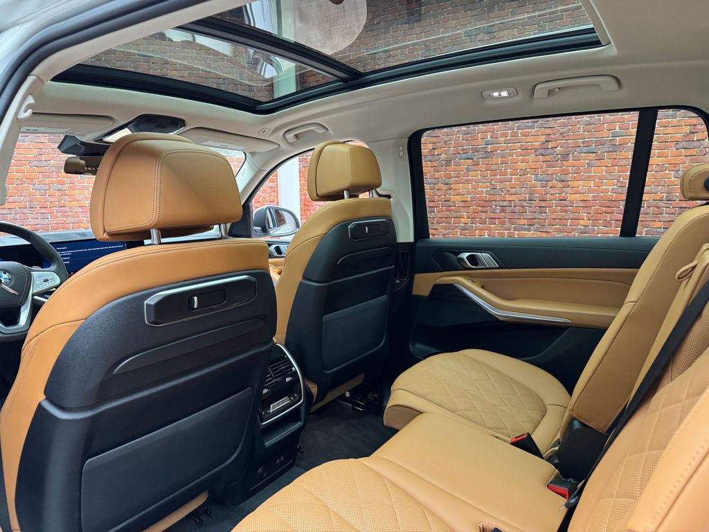 Certified Used 2024 White BMW xDrive40i image 25