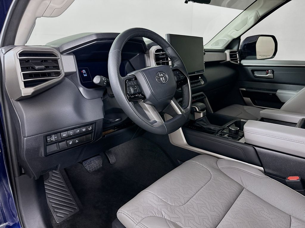 Thumbnail: 2024 Toyota Tundra - 9