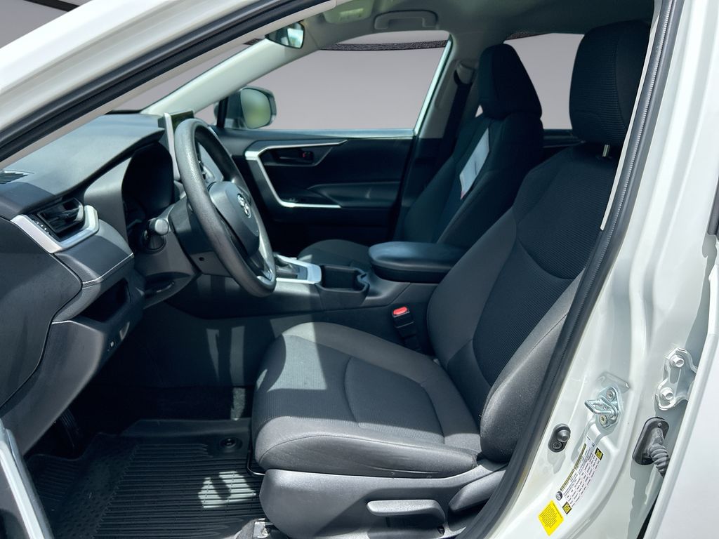 Thumbnail: 2024 Toyota RAV4 - 11