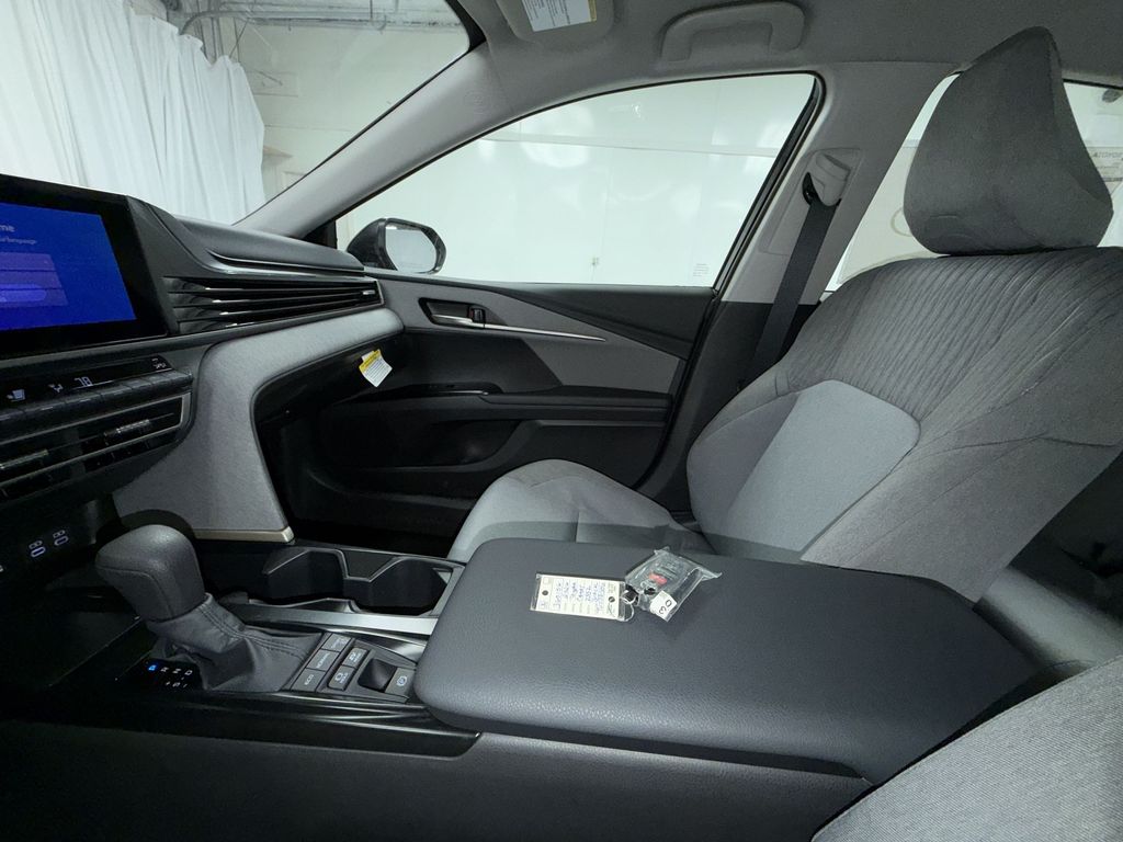 2026 Toyota Camry LE - Photo 22