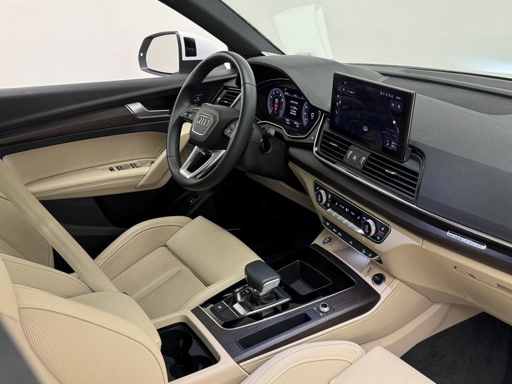 Thumbnail: 2025 Audi Q5 - 16