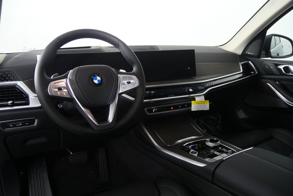 Thumbnail: 2026 BMW X7 - 20