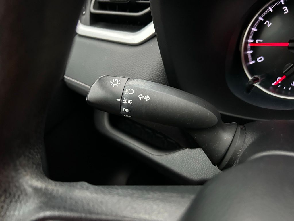 Thumbnail: 2022 Toyota RAV4 - 21