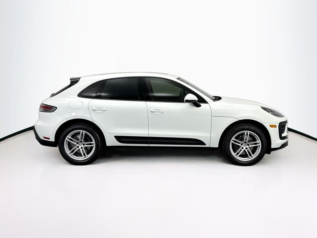 Thumbnail: 2023 Porsche Macan - 8