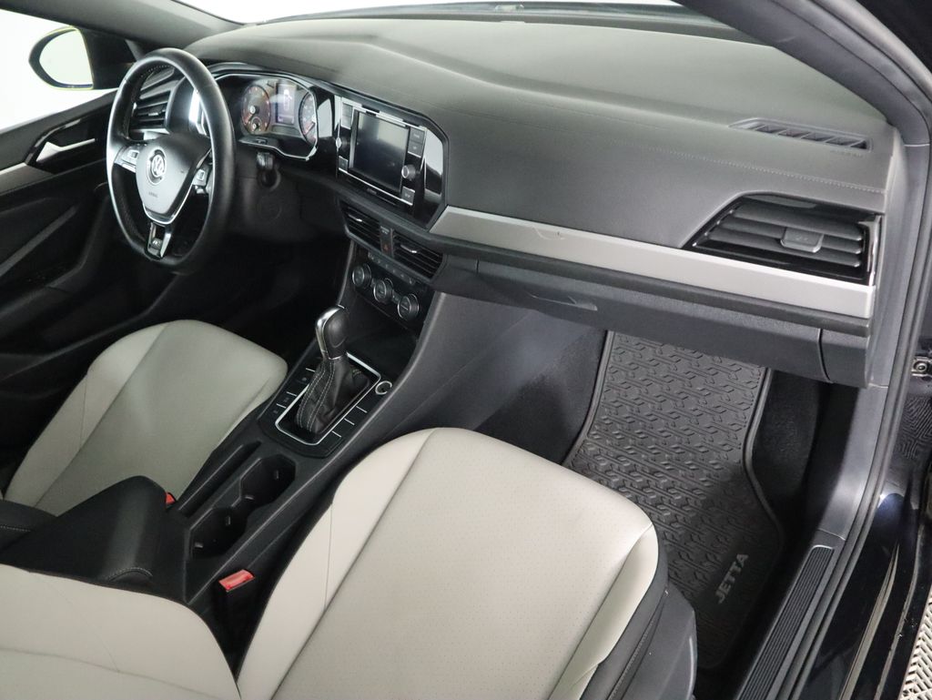 Thumbnail: 2019 Volkswagen Jetta - 17