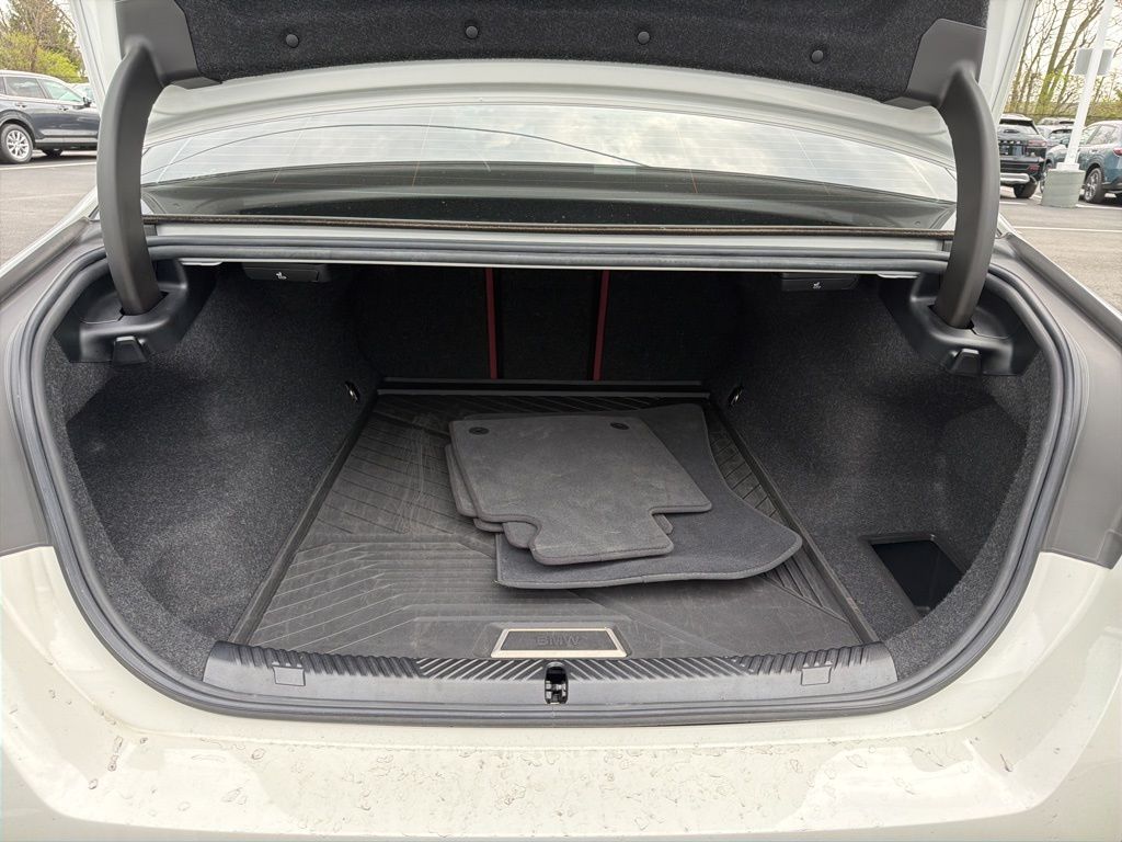 Thumbnail: 2024 BMW i5 - 21