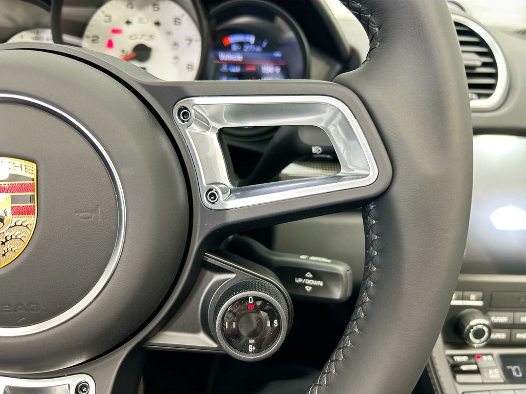 Thumbnail: 2025 Porsche 718 Boxster - 15