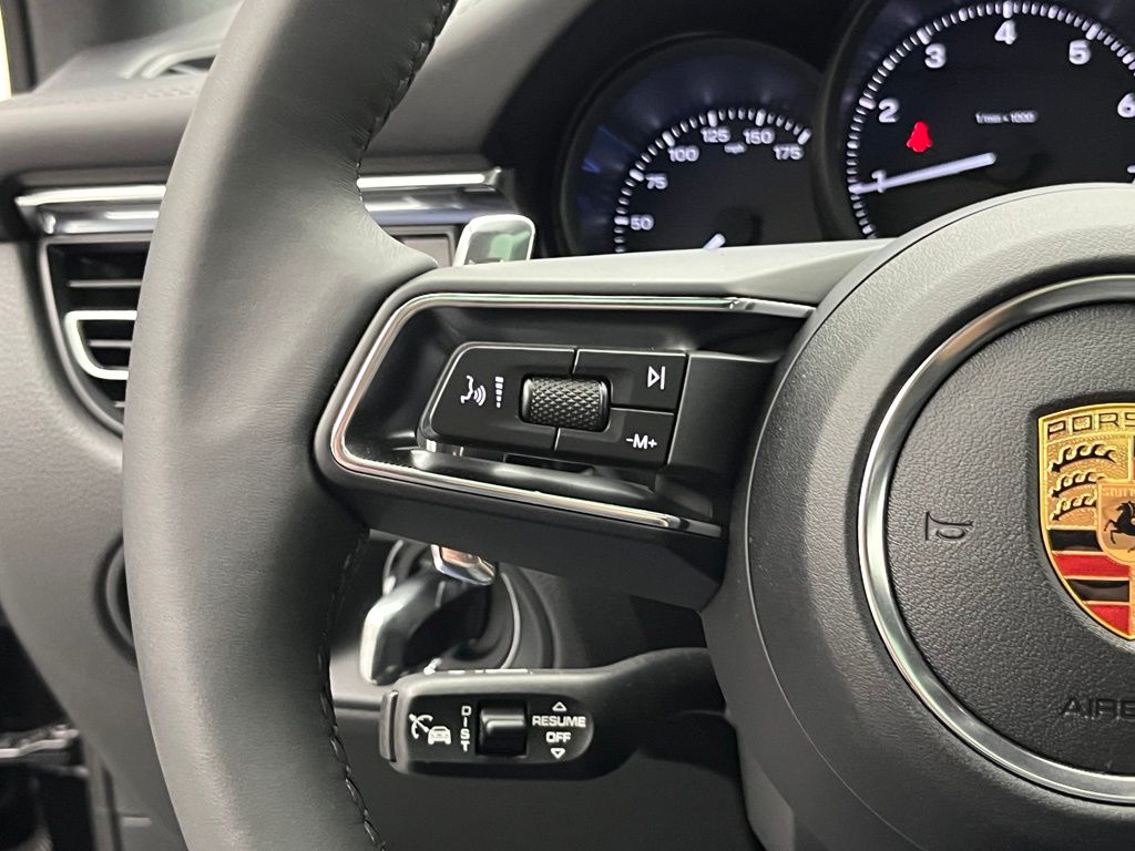Thumbnail: 2026 Porsche Macan - 13