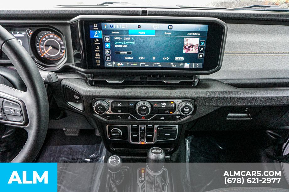 Used 2025 White Jeep Sport S image 42