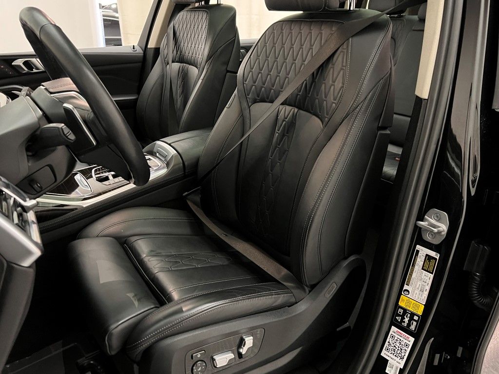 Thumbnail: 2023 BMW X7 - 23