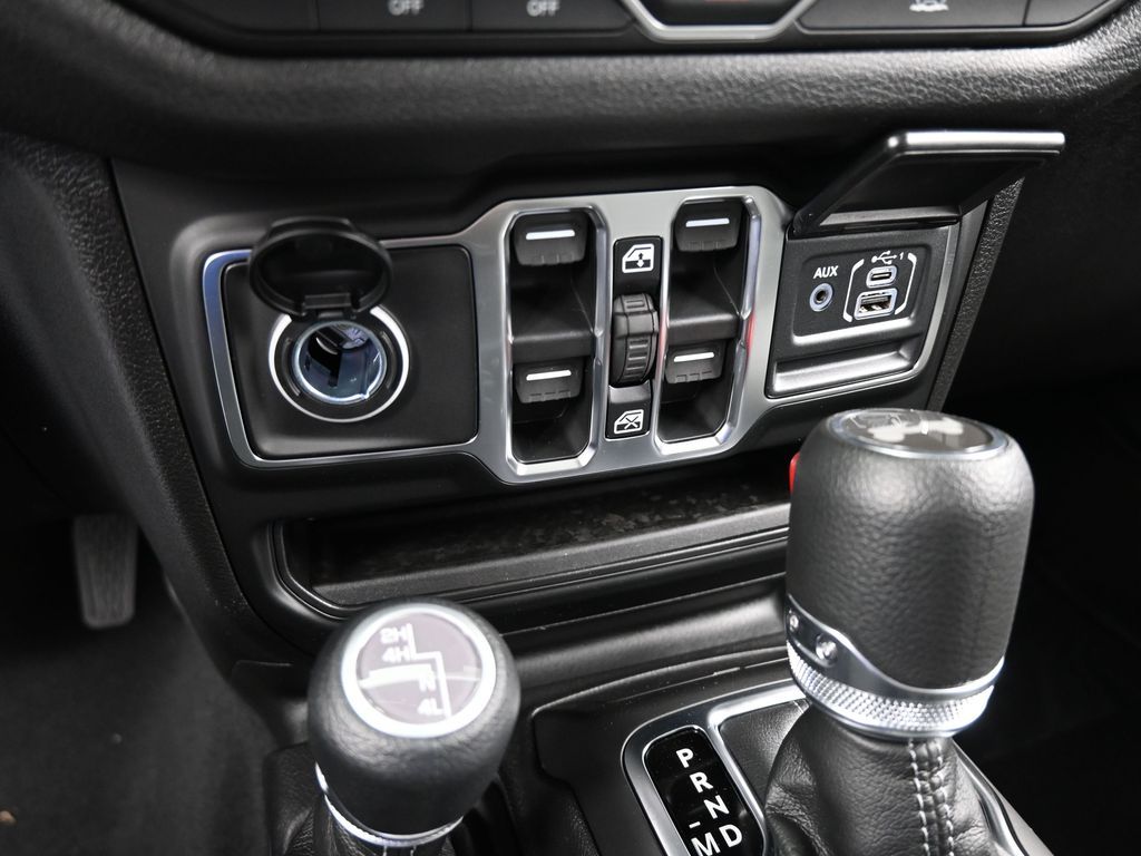 New 2026 Bright White Clearcoat Jeep Sport image 18