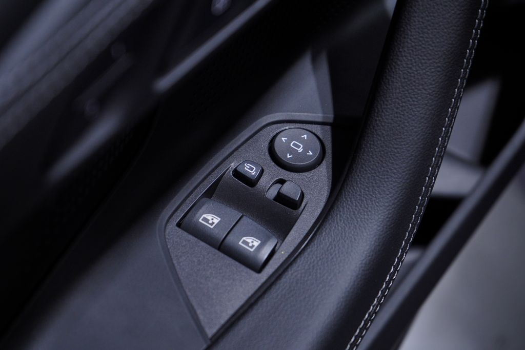 Thumbnail: 2026 BMW 2 Series - 16