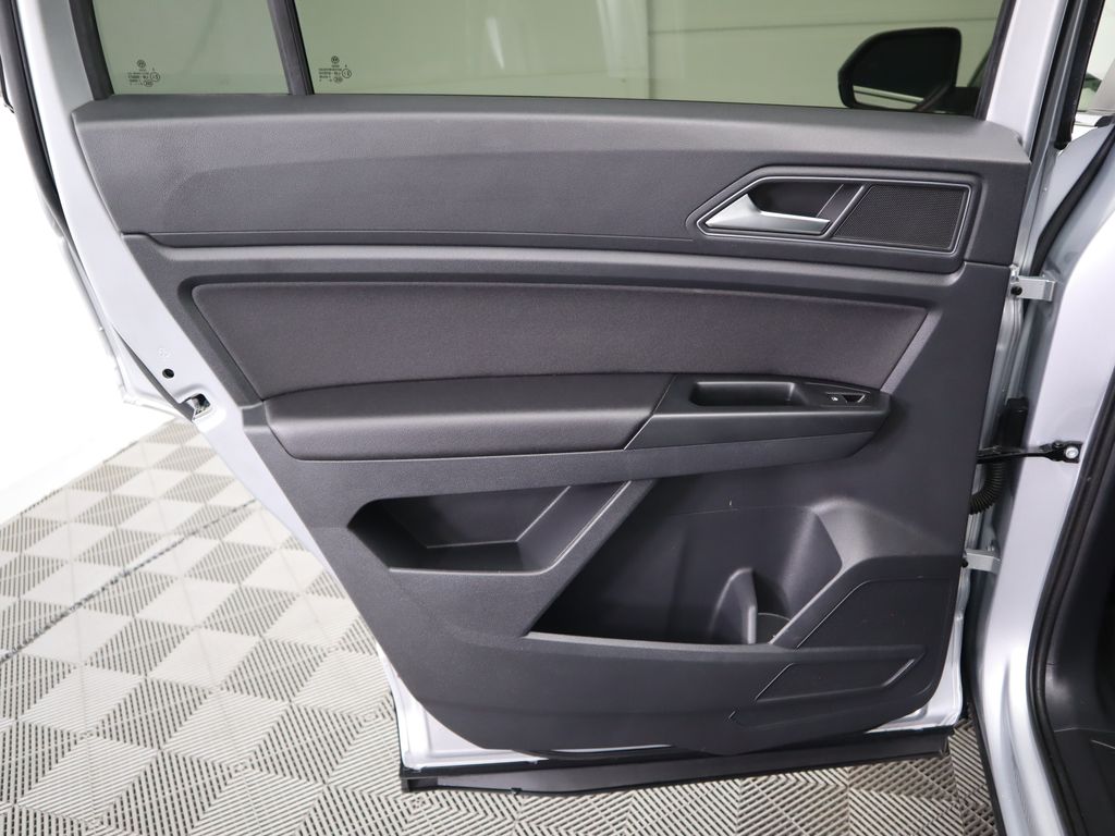 2019 Volkswagen Atlas S 27