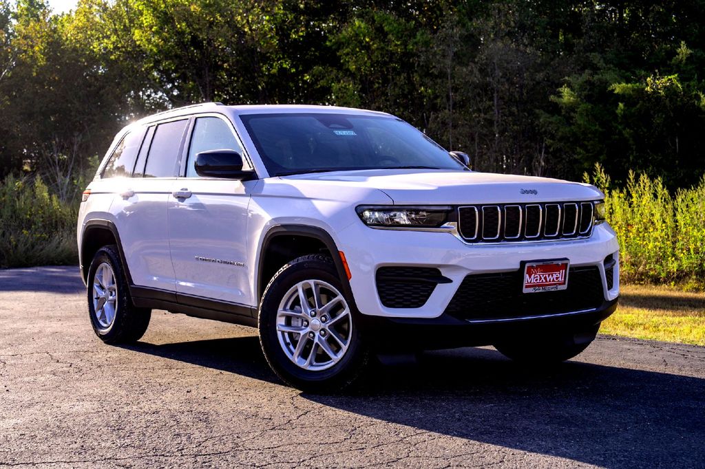 New Car 2025 Jeep Grand Cherokee  Laredo X For Sale Under $40,000 In Taylor, Texas