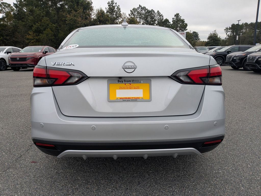 New 2025 Nissan Versa Sedan