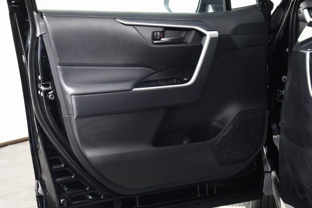 Thumbnail: 2025 Toyota RAV4 - 11