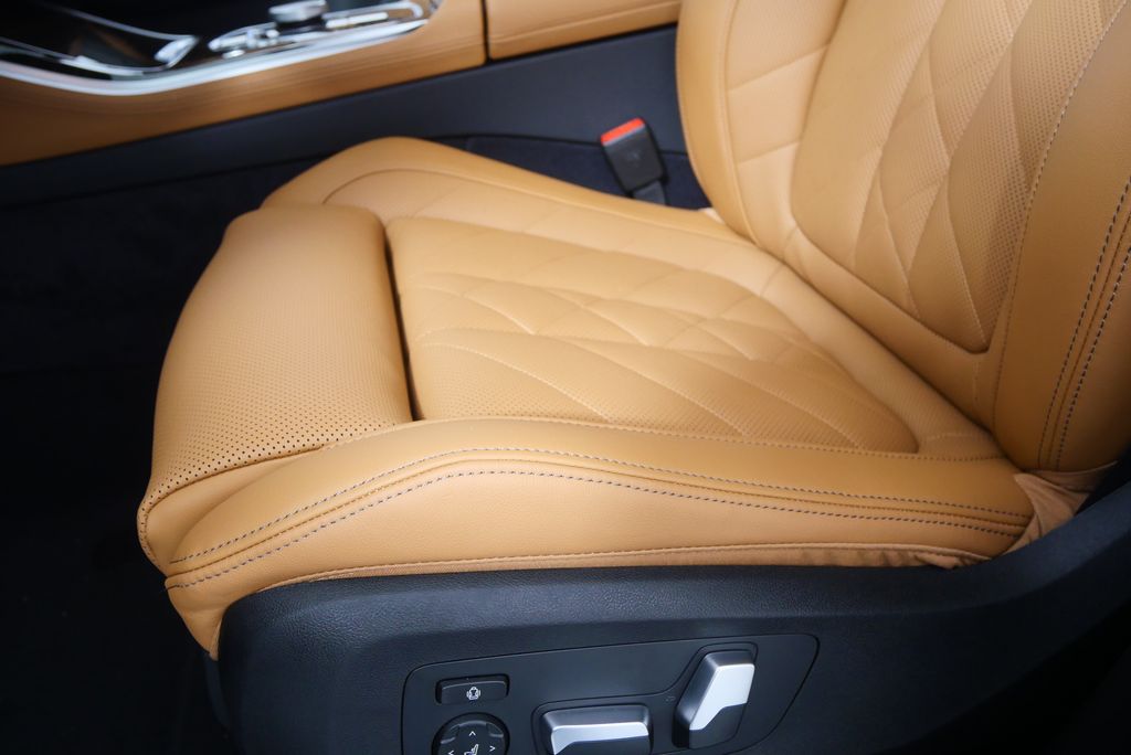 Thumbnail: 2026 BMW X5 - 9