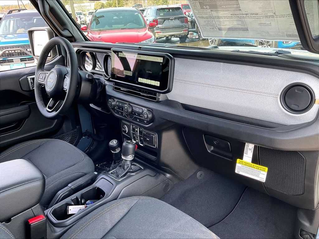 2026 Jeep Gladiator — photo 10
