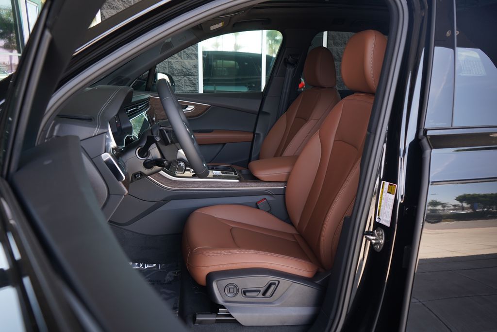 Thumbnail: 2026 Audi Q7 - 7