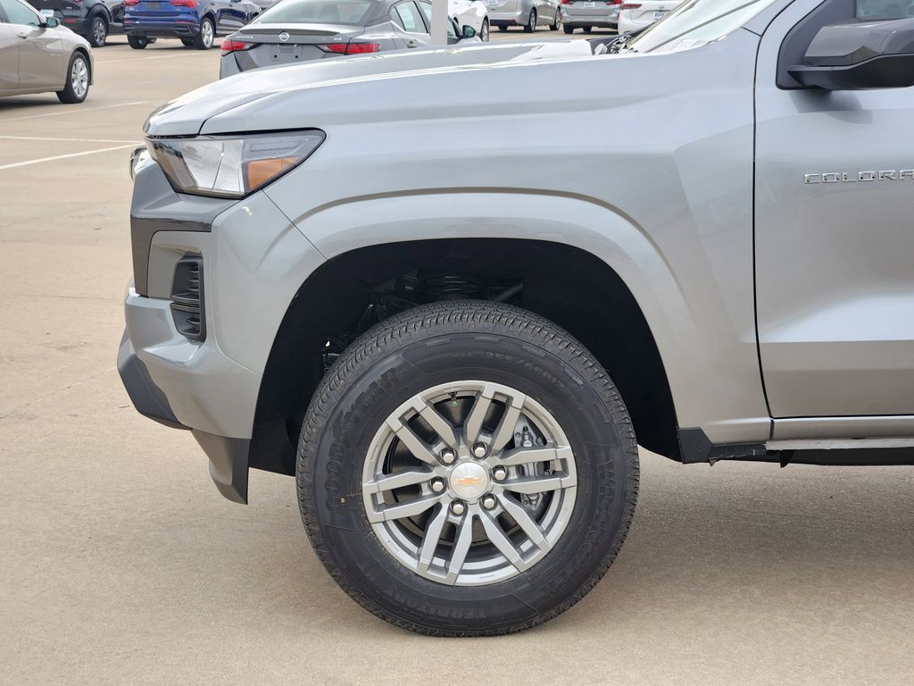 View vehicle photo 5