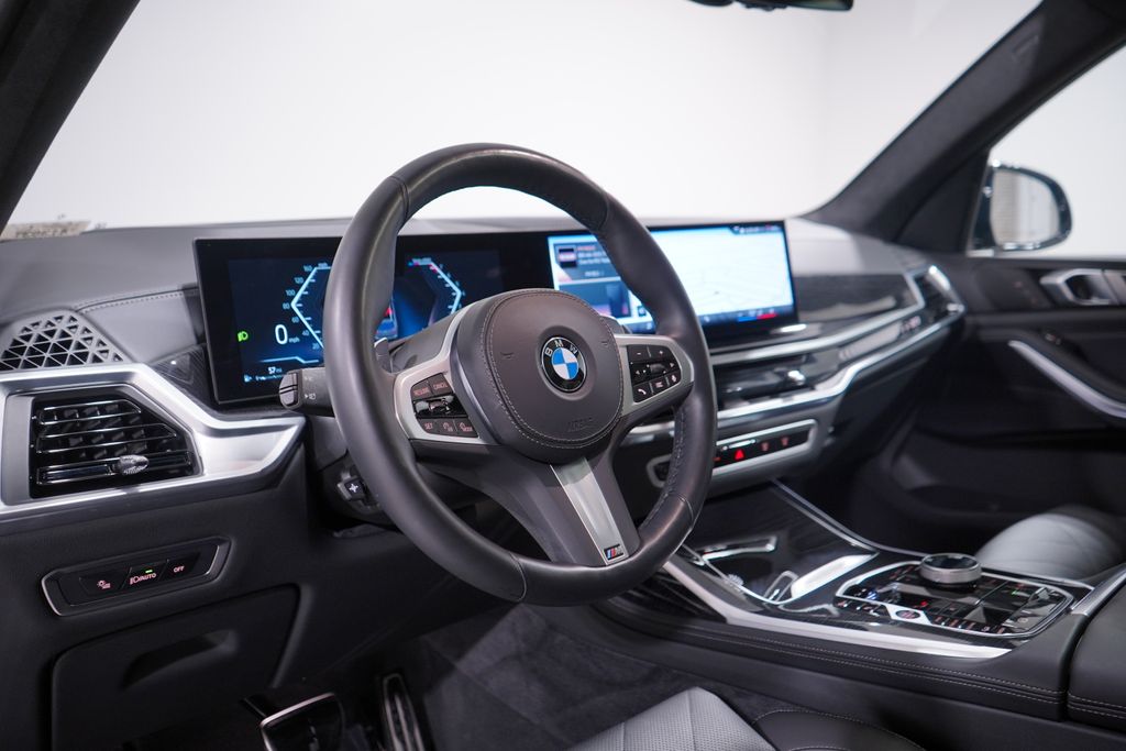 Thumbnail: 2024 BMW X7 - 6