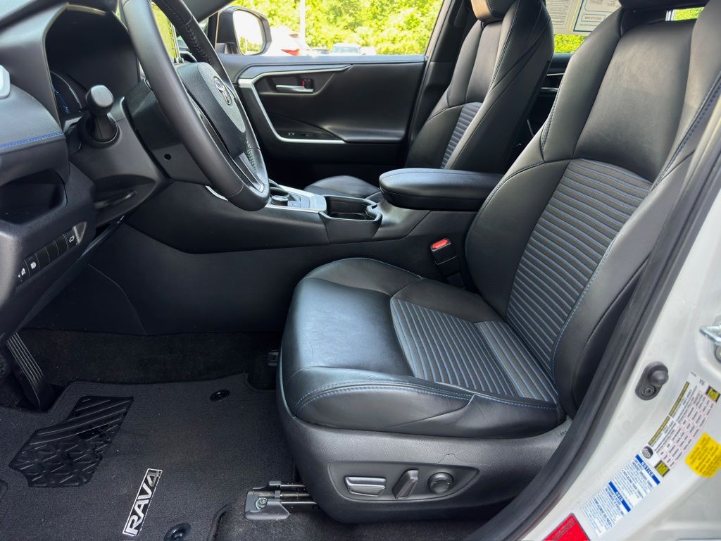 2021 Toyota RAV4 Hybrid XSE White at EAG Ford Navasota